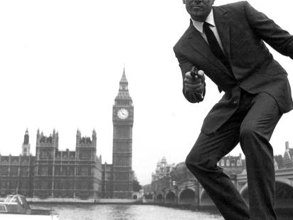 george_lazenby_as_james_bond.jpg